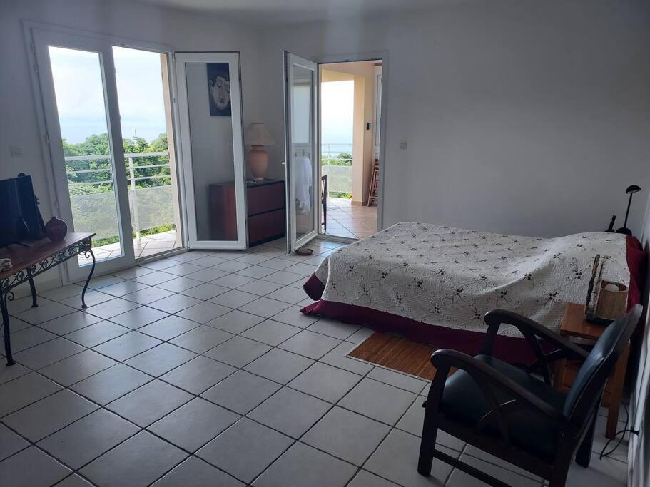 Grand Studio En Bas De Villa Avec Vue Sur Mer Au Carbet ลาการ์เบต์ ภายนอก รูปภาพ